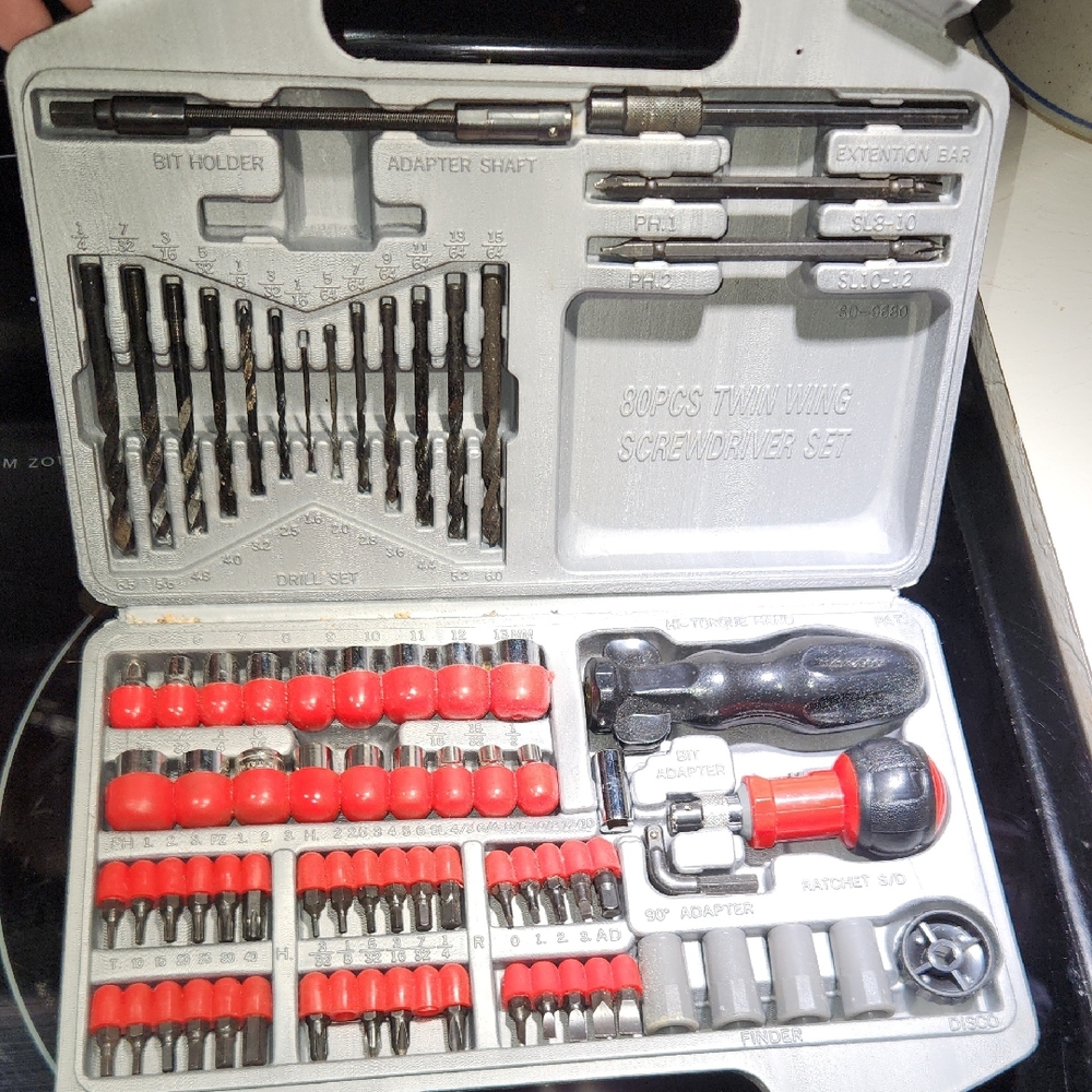 80-Piece Screwdriver Set with Drilk Bits, Extensions,bit Holders And Socket Set.